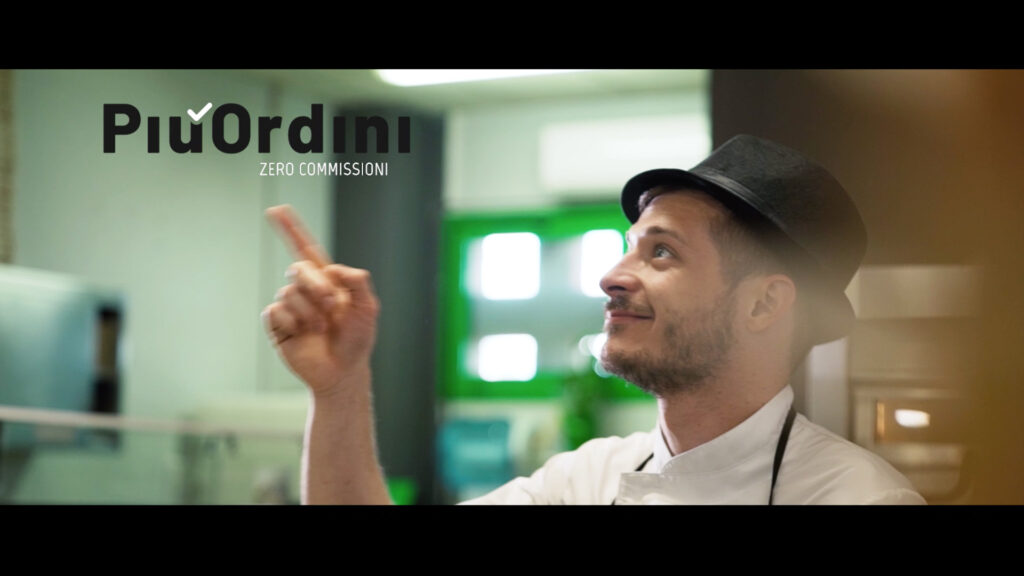 Hai una pizzeria da asporto e consegna a domicilio? PiùOrdini riduce i tuoi tempi improduttivi e sfrutta il canale online per ricevere ordini illimitati nel tempo e senza pagare alcuna commissione. Potrai sfruttare strumenti incredibili di gestione ed evasione ordini, e accedendo alla gestione prodotti, modificare, sospendere o aggiungere prodotti è un gioco da ragazzi.. Ci occupiamo di effettuare un intero servizio fotografico: allestiremo un piccolo set nel tuo locale, prepara i tuoi piatti e li fotograferemo con attenzione uno per uno con due tipologie di inquadratura a scelta. Ci occuperemo di inserire tutti i contenuti del tuo sito di vendita, il nostro team inserirà i testi del menù e le immagini perfettamente ottimizzate. Puoi impostare quanti ordini ricevere da web in base al flusso telefonico ed in loco, per non incorrere in momenti di sovraprenotazione. Vuoi incrementare le vendite nelle ore di minore intensità di ordinazioni: scegli di promuovere gli sconti in quelle precise fasce orarie. Ricorda che dal tuo pannello di controllo puoi gestire tutte le fasi di ordinazione, modificando lo stato fino alla consegna. PiùOrdini, l'ecommerce chiavi in mano per la tua pizzeria!